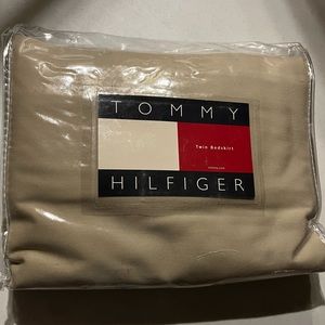 NIP Tommy Hilfiger Classics khaki twin bedskirt.